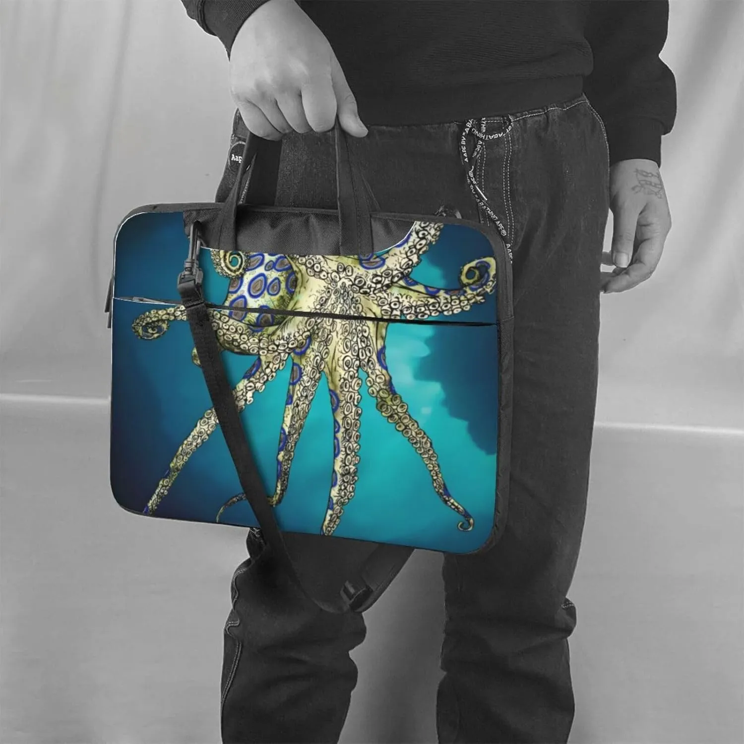 Blue Ringed Octopus Ultra-thin portable shoulder laptop bag Stylish and Protective Shockproof soft lining