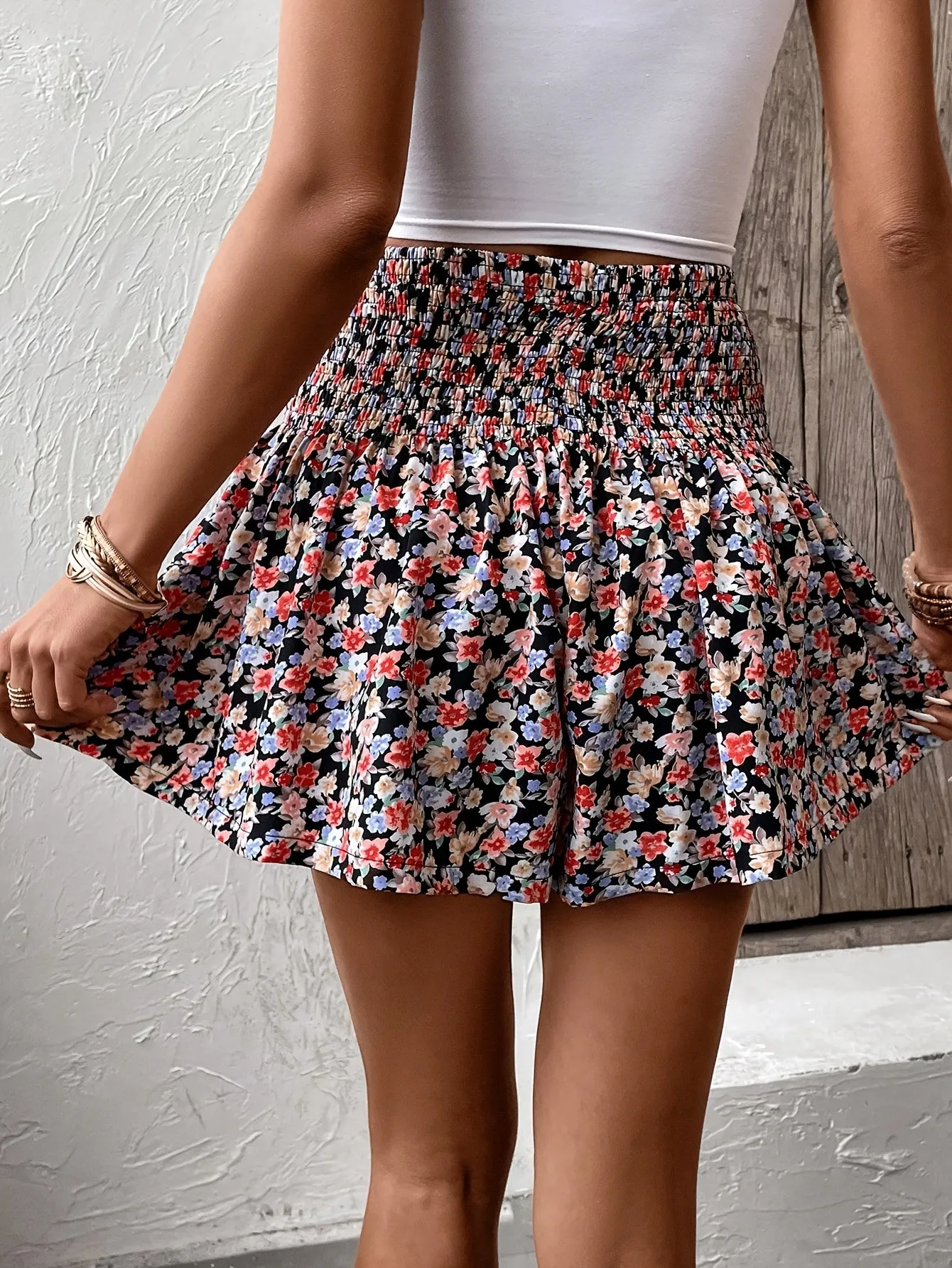 Chic Floral Print Shorts Perfect for Spring  Summer