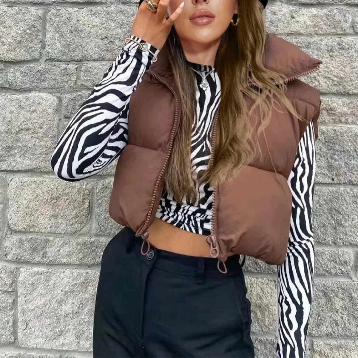 CULACCINO Women's Winter Cropped Puffer Vest Crop Jackets For Women Full Zip Stand Collar Padded Lightweight Outwear Vest