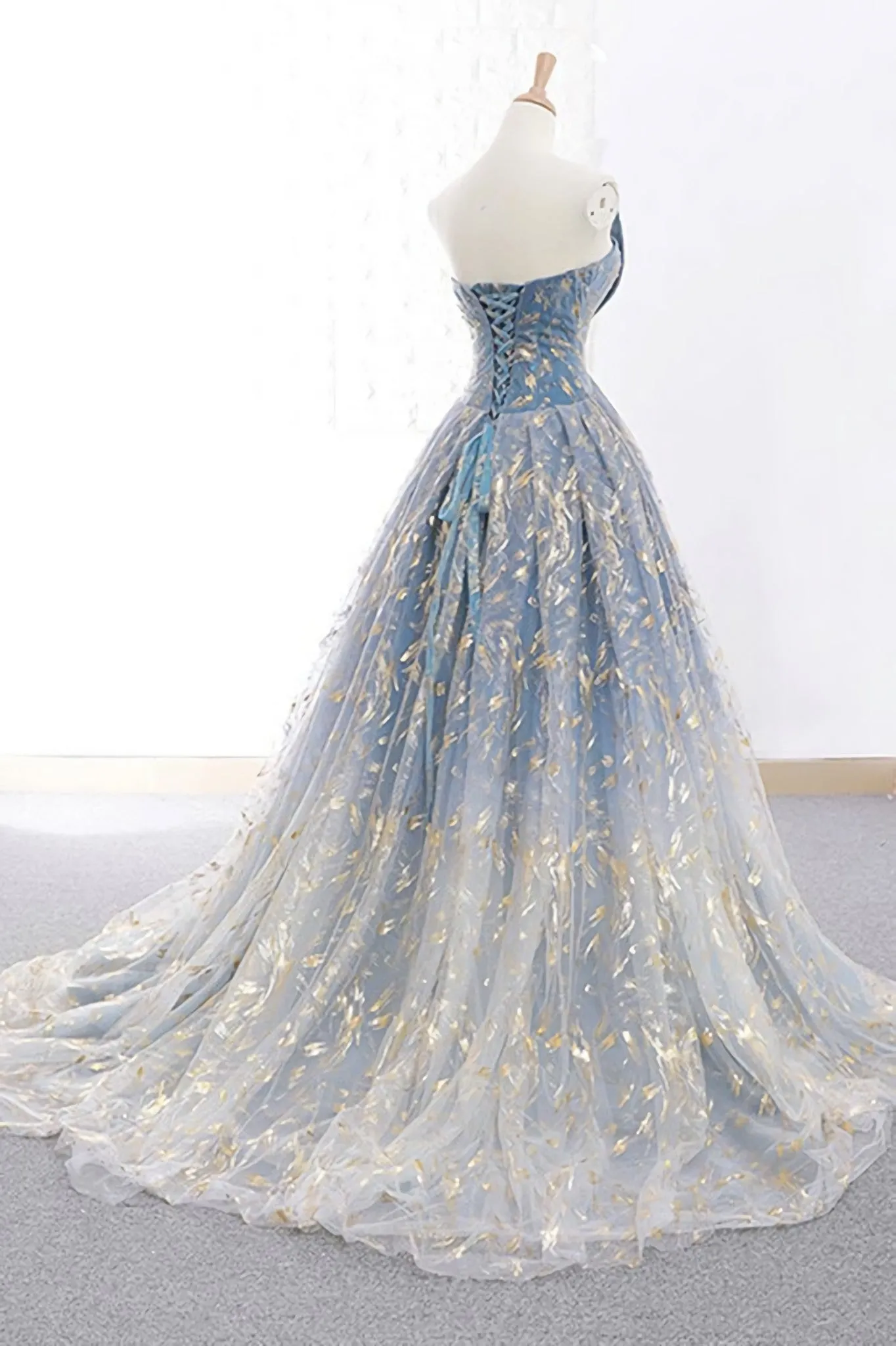 Elegant A Line Blue Tulle Long Strapless Lace Up Gold Evening Dress Prom Dresses Js223