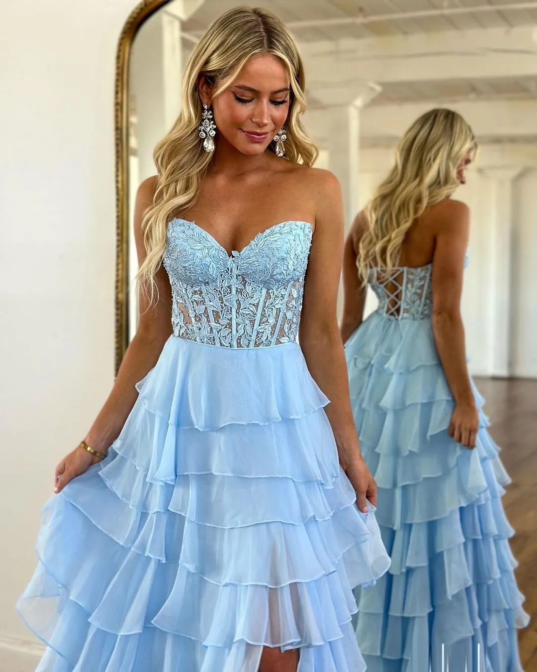 Elegant Ruffle Tiered Chiffon Prom Dresses Lace Applique Strapless Side Split Ball Gown Formal Evening Gown