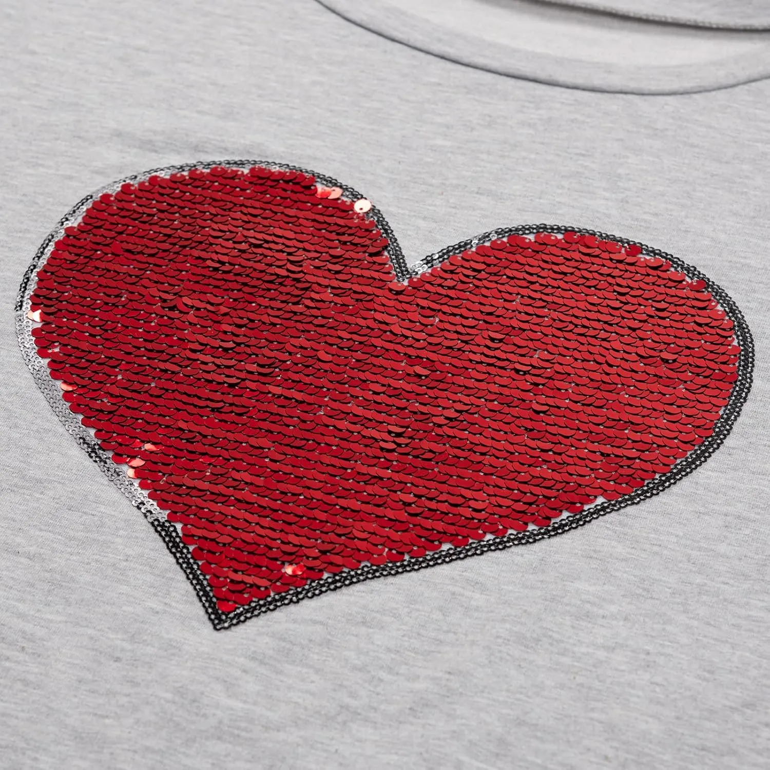 Qbily Women's Sequins Heart Sweatshirt Casual Casual Long Sleeve Crew Round Valentines Day Pullover Tops
