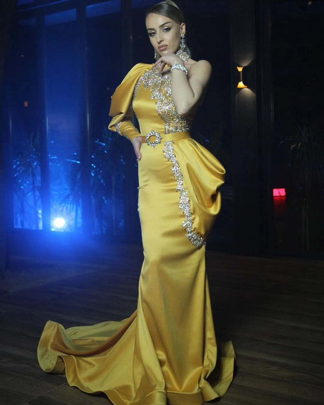 Stunning Ruffle Satin Mermaid Evening Dress with Sparkly Crystals Embellishments