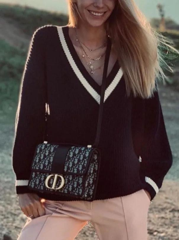 V-neck Knitted Fashionable Outerwear Loose Sweater